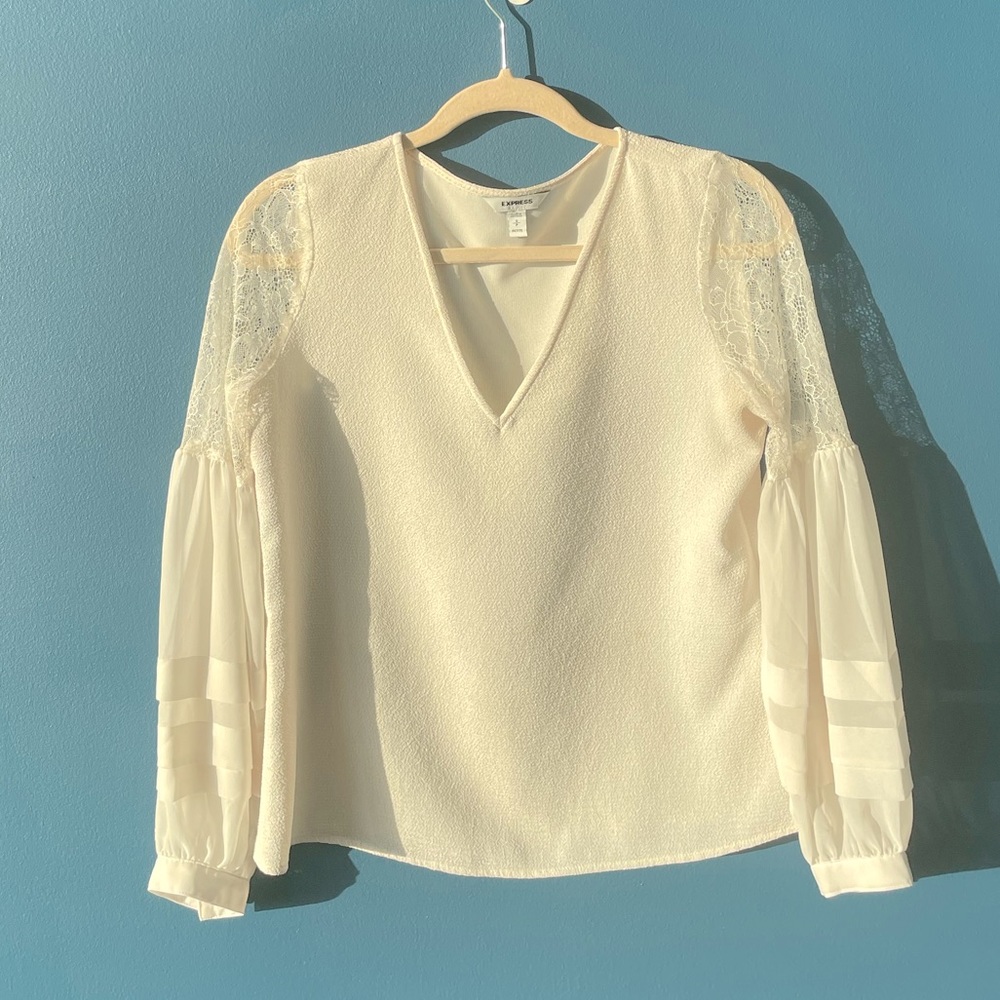 Gorgeous white Express Top with lace sleeve